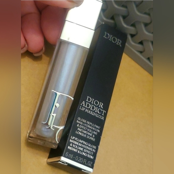 DIOR Addict Lip Maximizer ~ 084 Blue Mania ~ Spring Limited Edtion. 💥HOST PICK - Picture 2 of 6